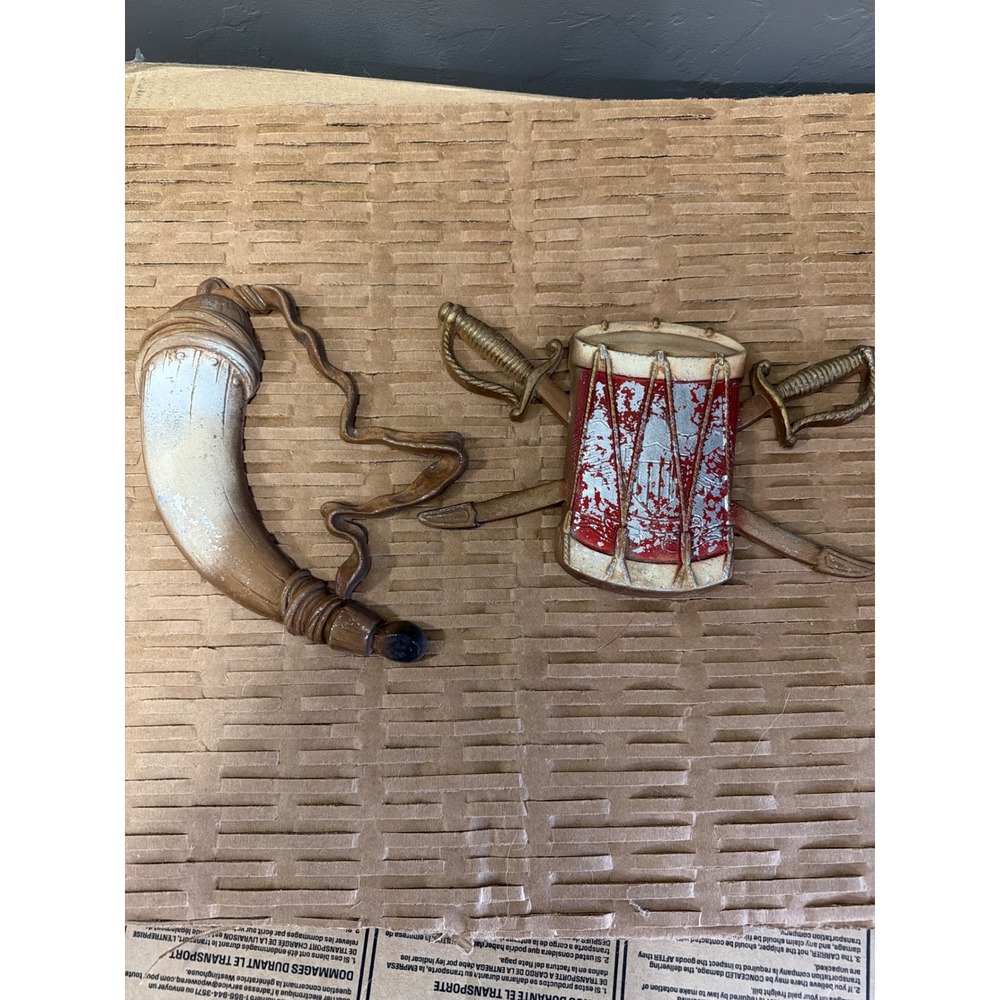 Vintage Sexton USA Cast Metal Wall Art Powder Horn Drum Crossed Sabers Set 2pc